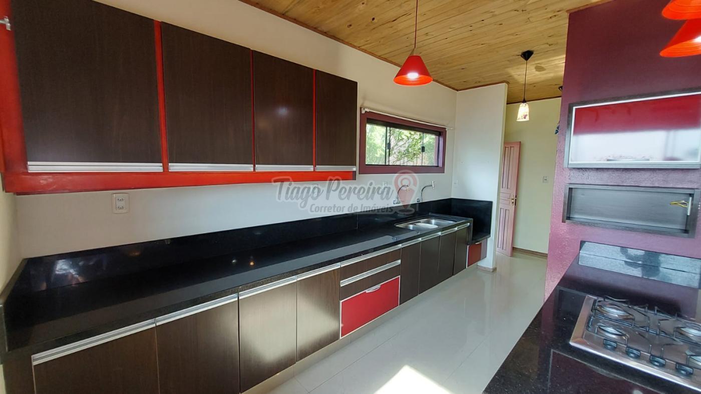 Casa, 4 quartos, 230 m² - Foto 1